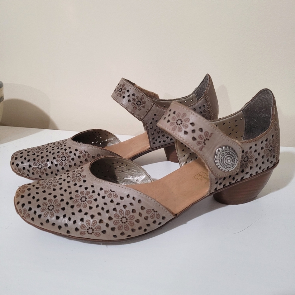 Rieker Antistress taupe shoes size 38